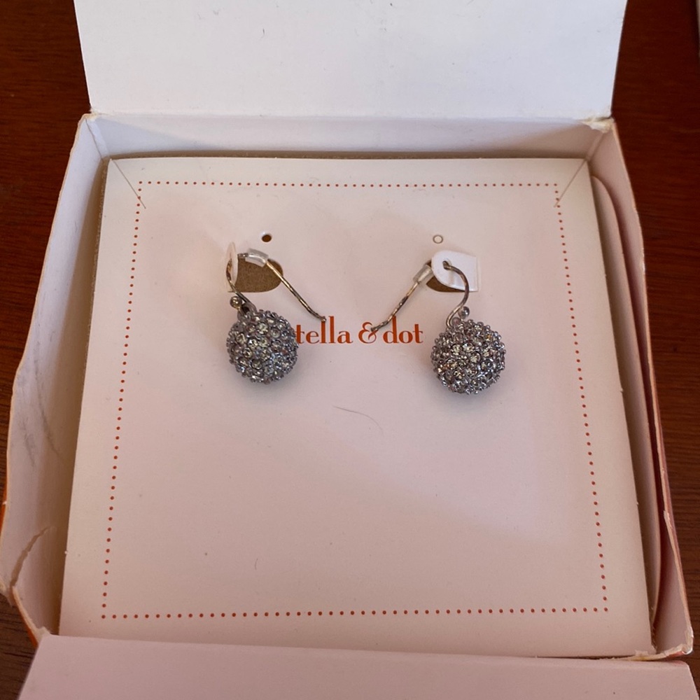 Stella and Dot Earrings